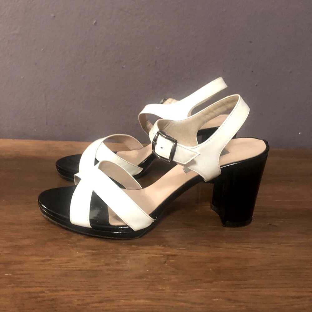 SJP by Sarah Jessica Parker Black White Patent Heeled Block Heel Sandals sz 37